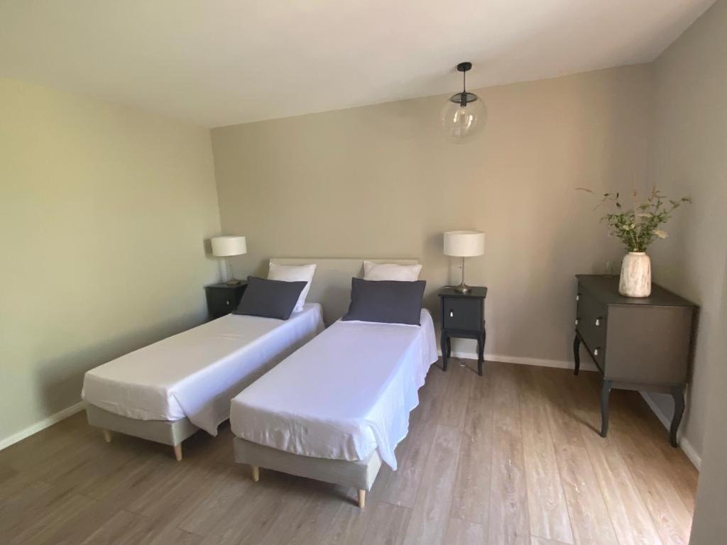 Le Mas Melusine Fayence Habitación foto